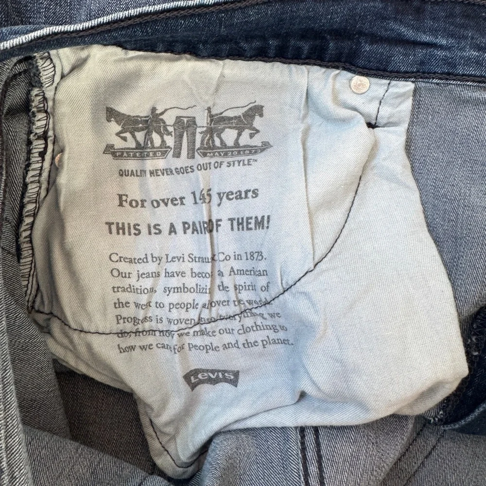 Levi’s Men’s Blue Jeans | Size 42x32 | Impeccable Condition - Picture 6 of 6